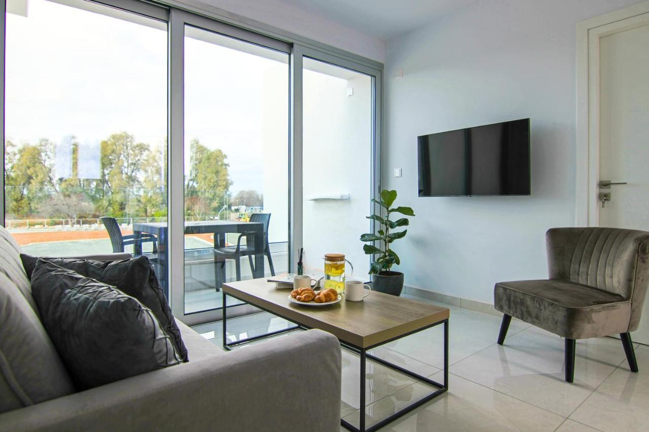 Phaedrus Living - Seaside Executive Flat Harbour 205 Lägenhet Paphos Exteriör bild