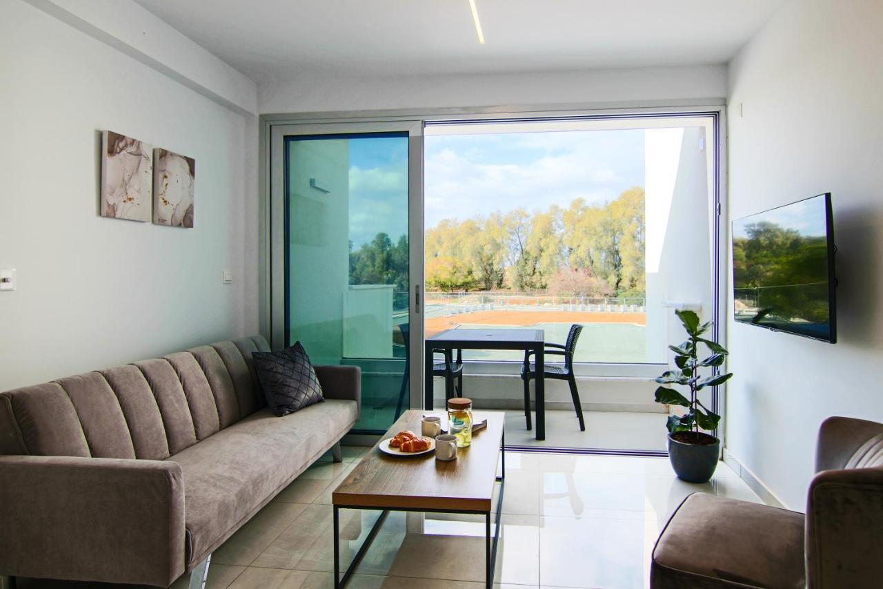 Phaedrus Living - Seaside Executive Flat Harbour 205 Lägenhet Paphos Exteriör bild