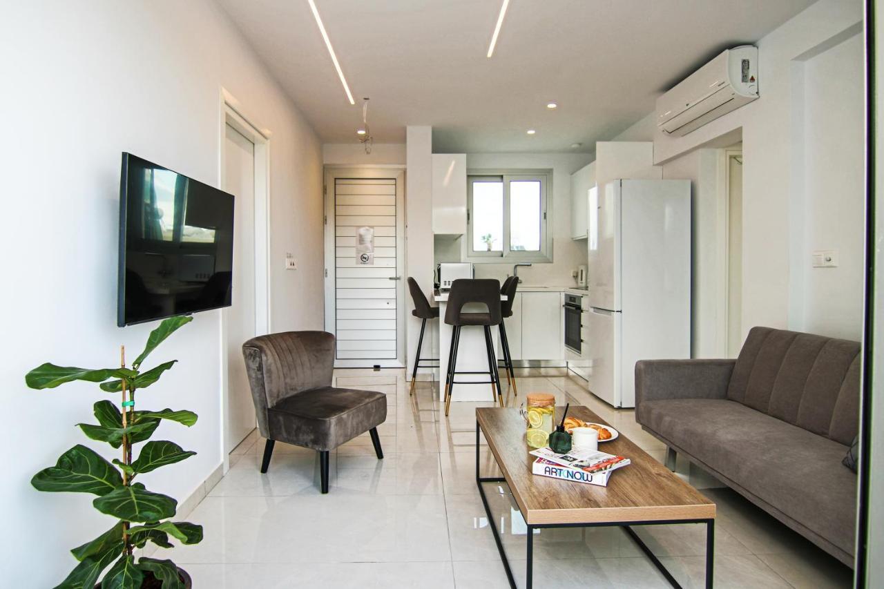 Phaedrus Living - Seaside Executive Flat Harbour 205 Lägenhet Paphos Exteriör bild